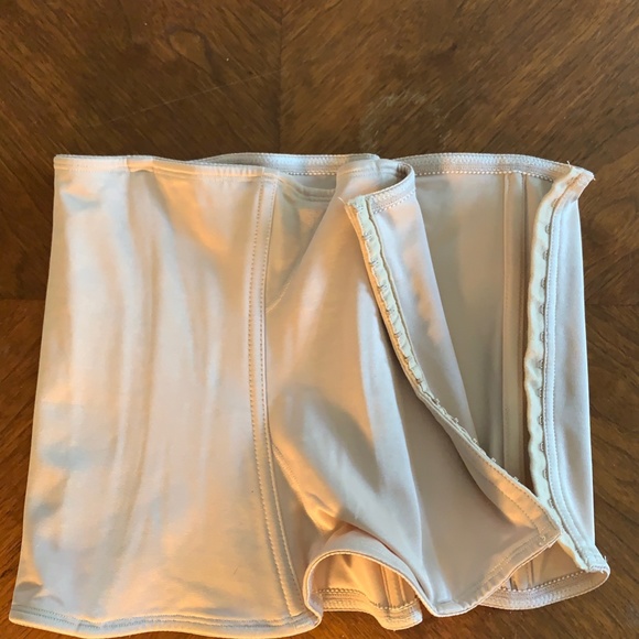 Women Girls Miraclesuit Bodice, 2XL, beige, stretchy, hook & eye closures, Sexy - Picture 4 of 5